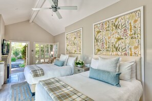 ملاءات إيطالية من طراز فريتي وأغطية فراش متميزة وأسرّة بطبقة علوية مريحة