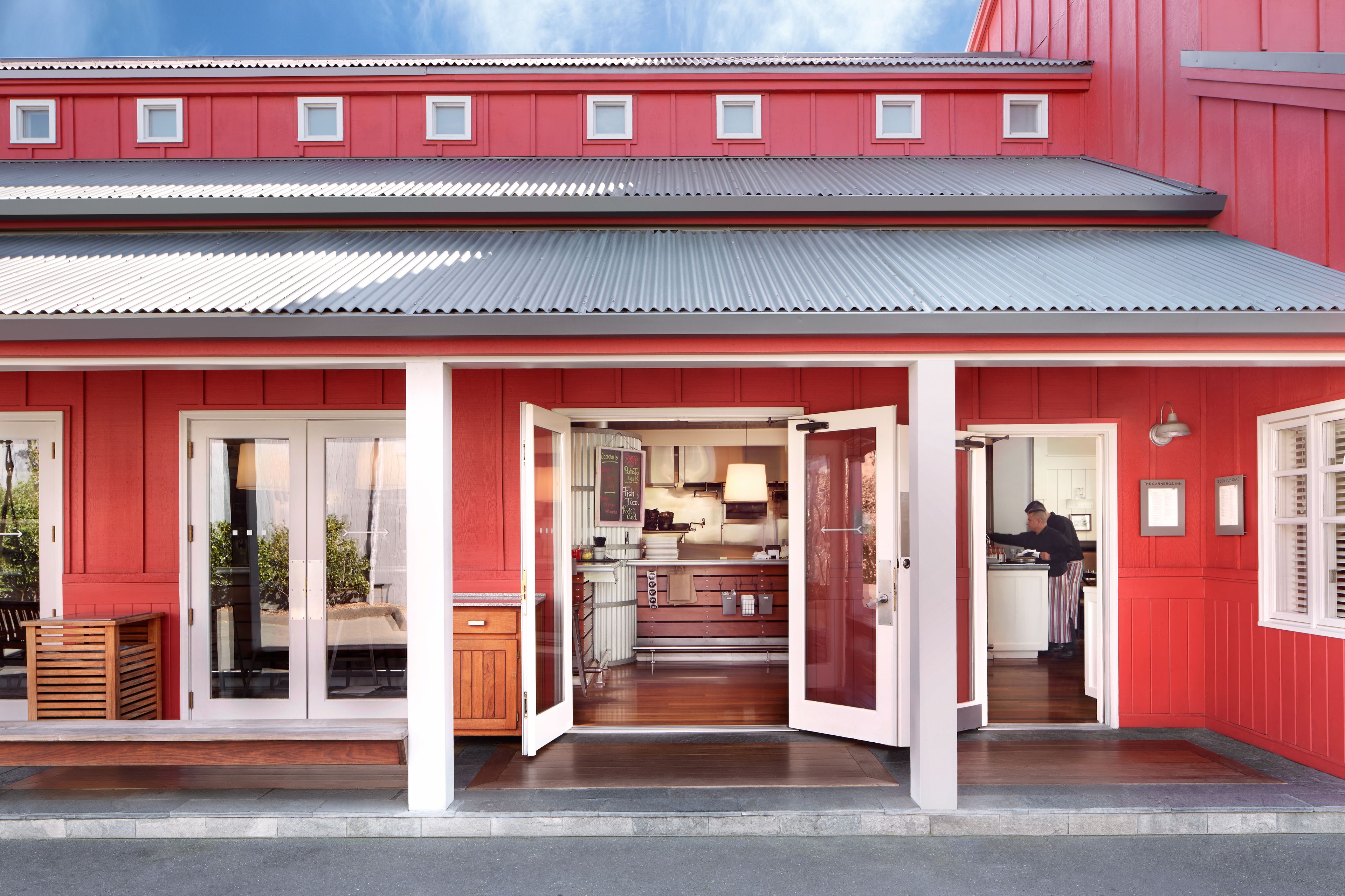 3 restaurants; breakfast, lunch, dinner and brunch served 