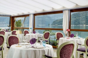 2 restaurants; breakfast, lunch and dinner served 