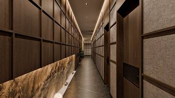Couples treatment rooms, sauna, hot tub, steam room, Turkish bath