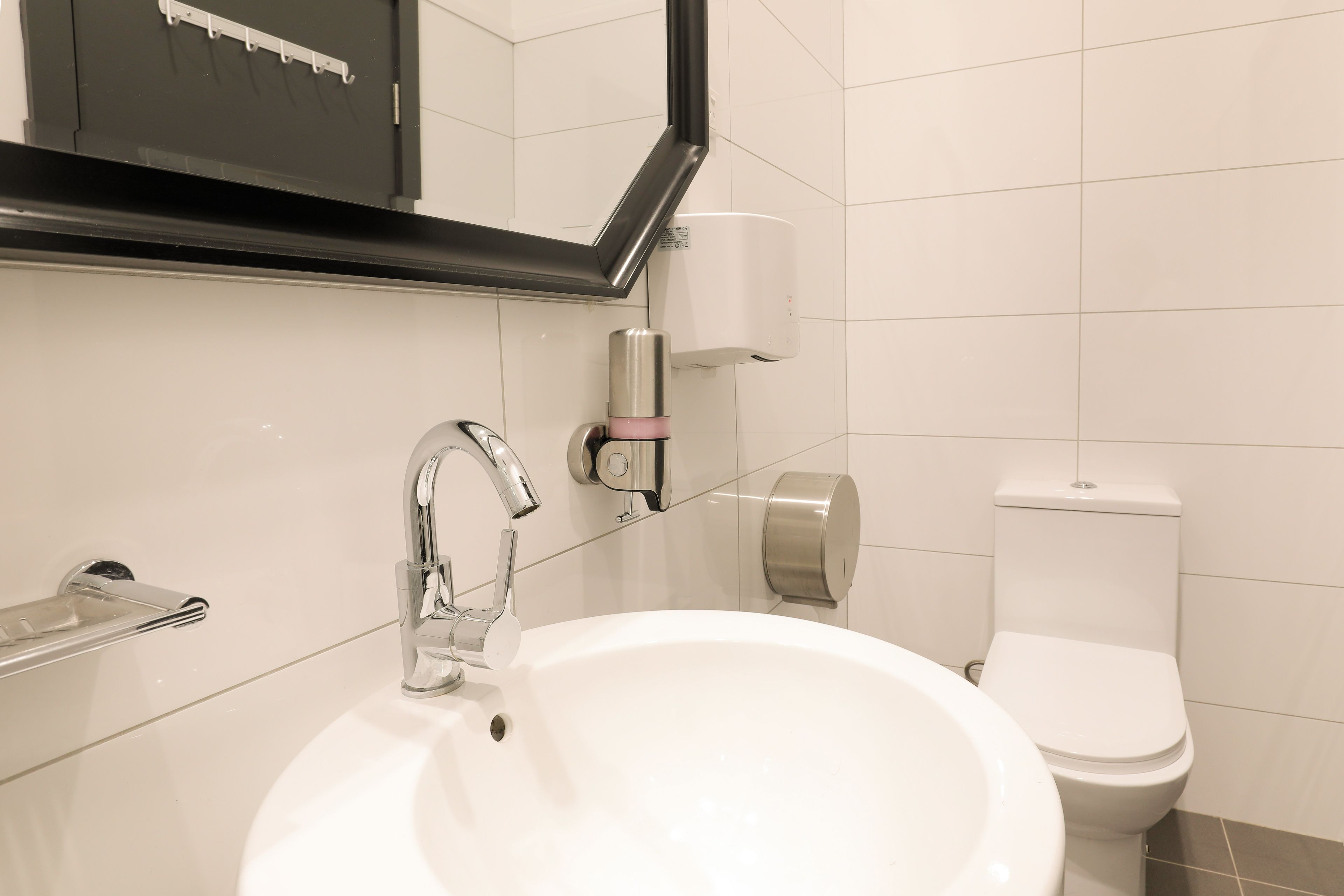 shower, free toiletries, towels