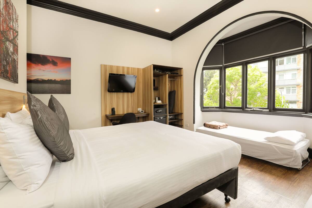 In-room safe, desk, free WiFi, bed sheets