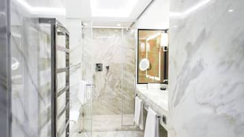 Combined shower/tub, free toiletries, hair dryer, bathrobes