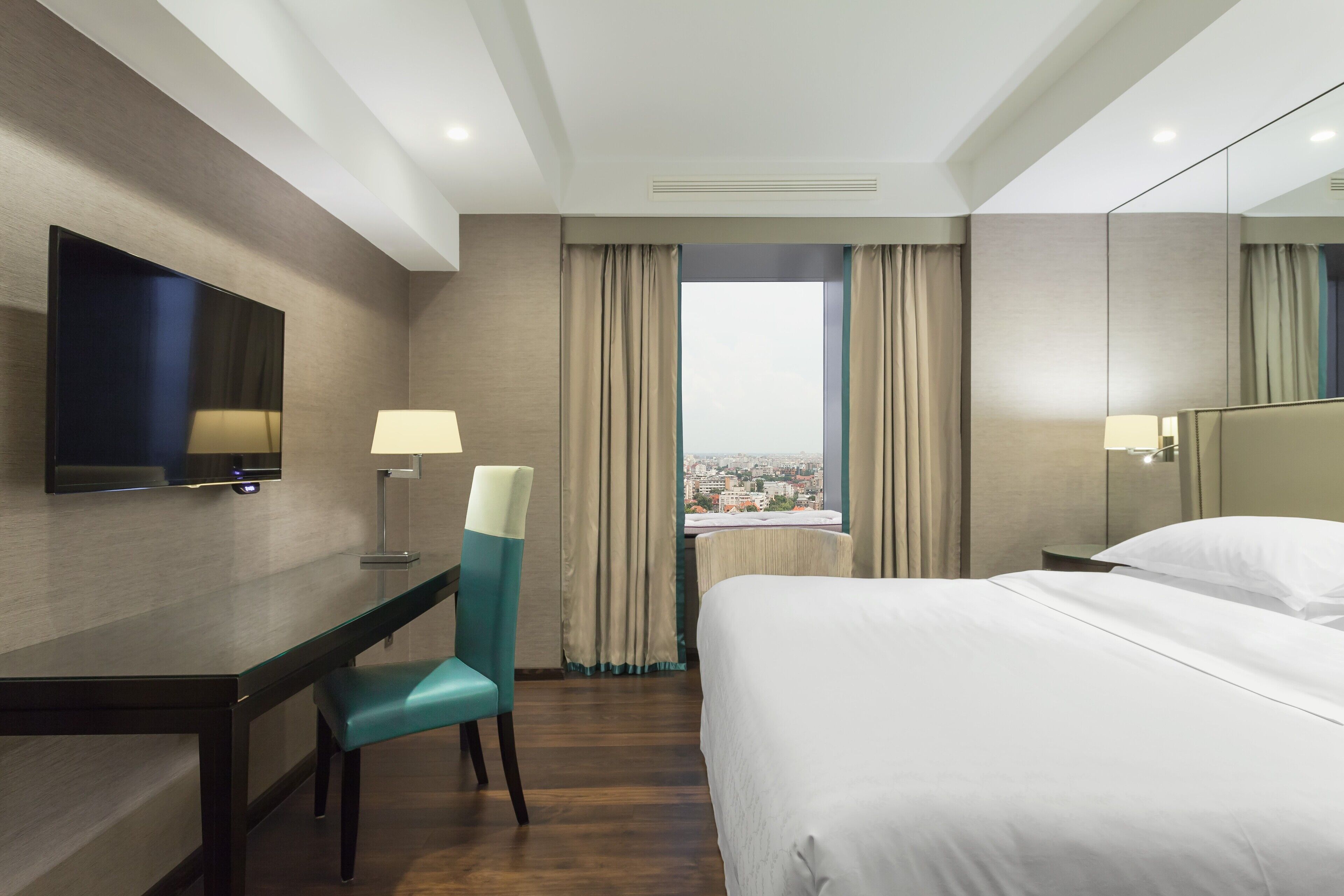 Ropa de cama de alta calidad y minibar 