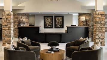 Bar-salon dans le hall