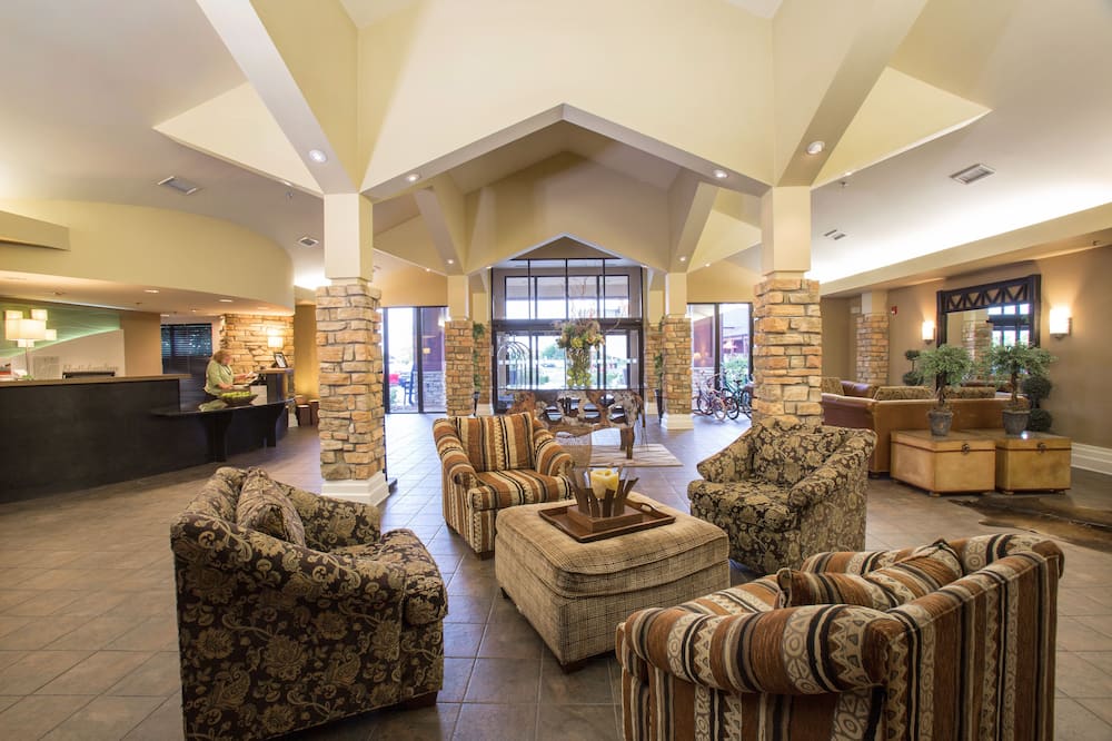 Holiday Inn Hotel & Suites St. Paul NE - Lake Elmo by IHG