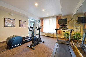 Fitness facility - Holiday Inn Express & Suites Elk Grove West I-5 by IHG (Elk Grove)