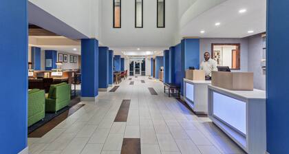 Holiday Inn Express & Suites Elk Grove West I-5 by IHG