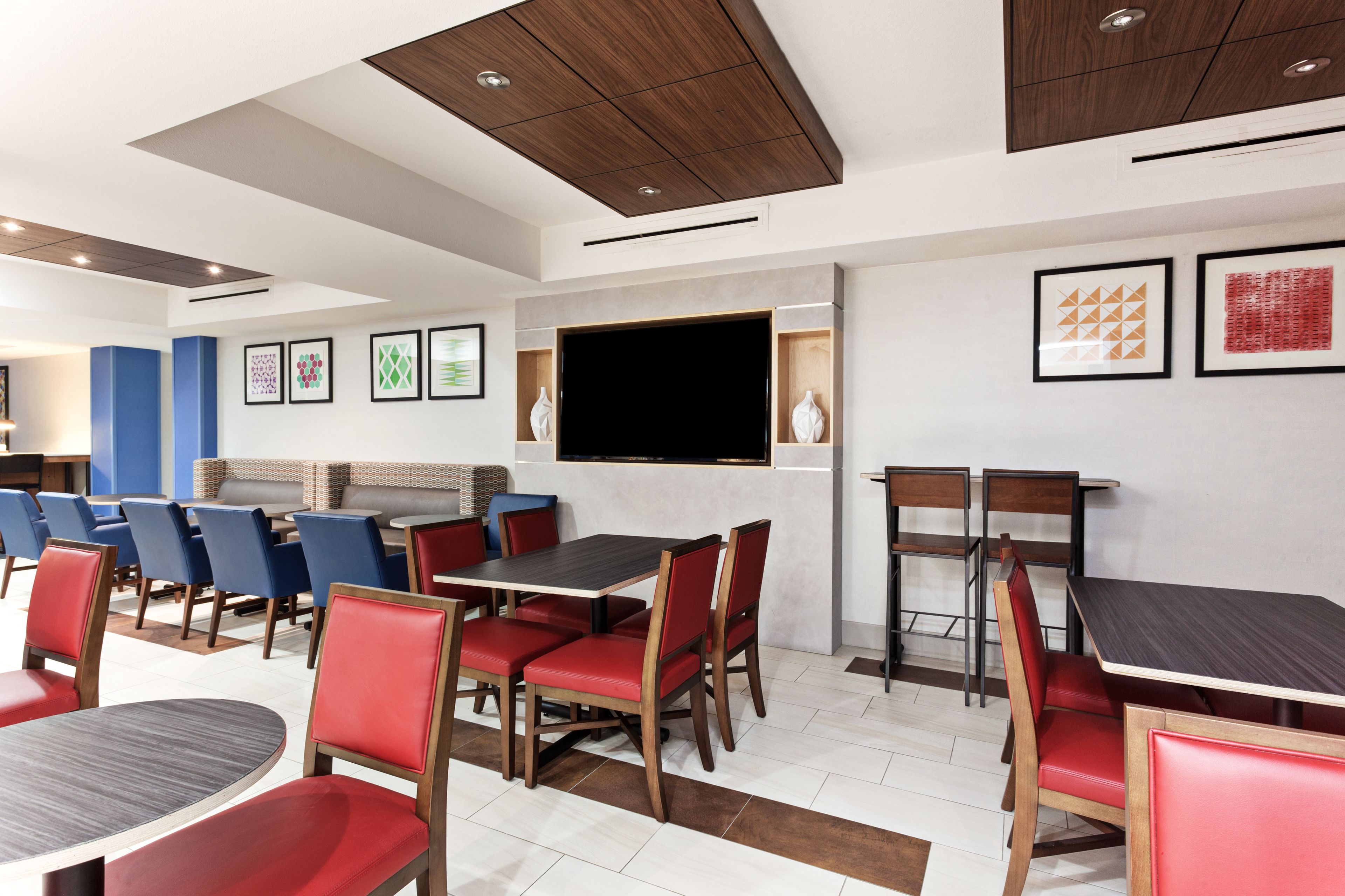 free buffet breakfast