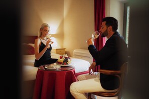 Panoramic Room | Hypo-allergenic bedding, down comforters, minibar, in-room safe