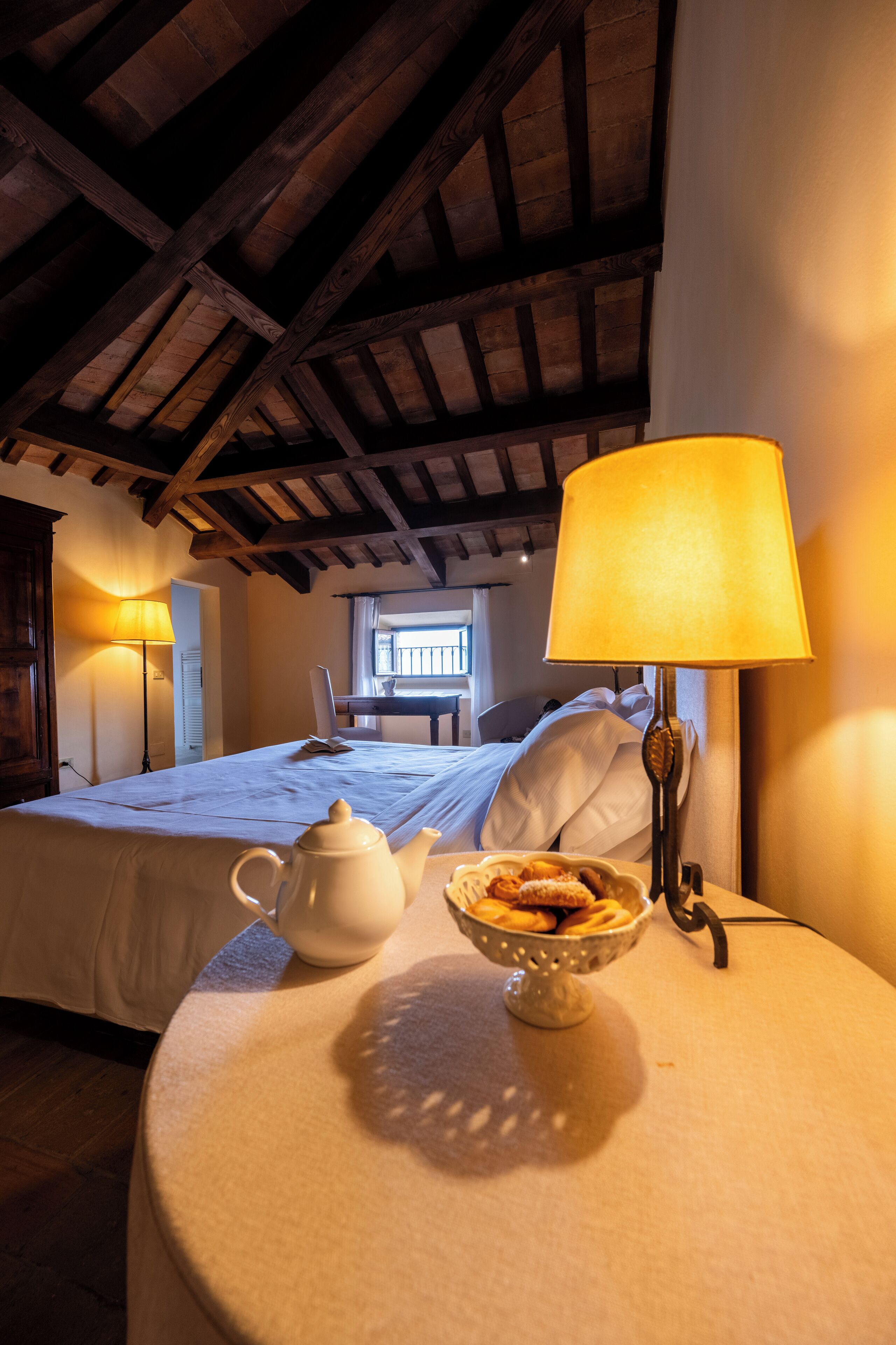 deluxe room (palazzo viviani) | 1 bedroom, hypo-allergenic bedding, down duvets, minibar