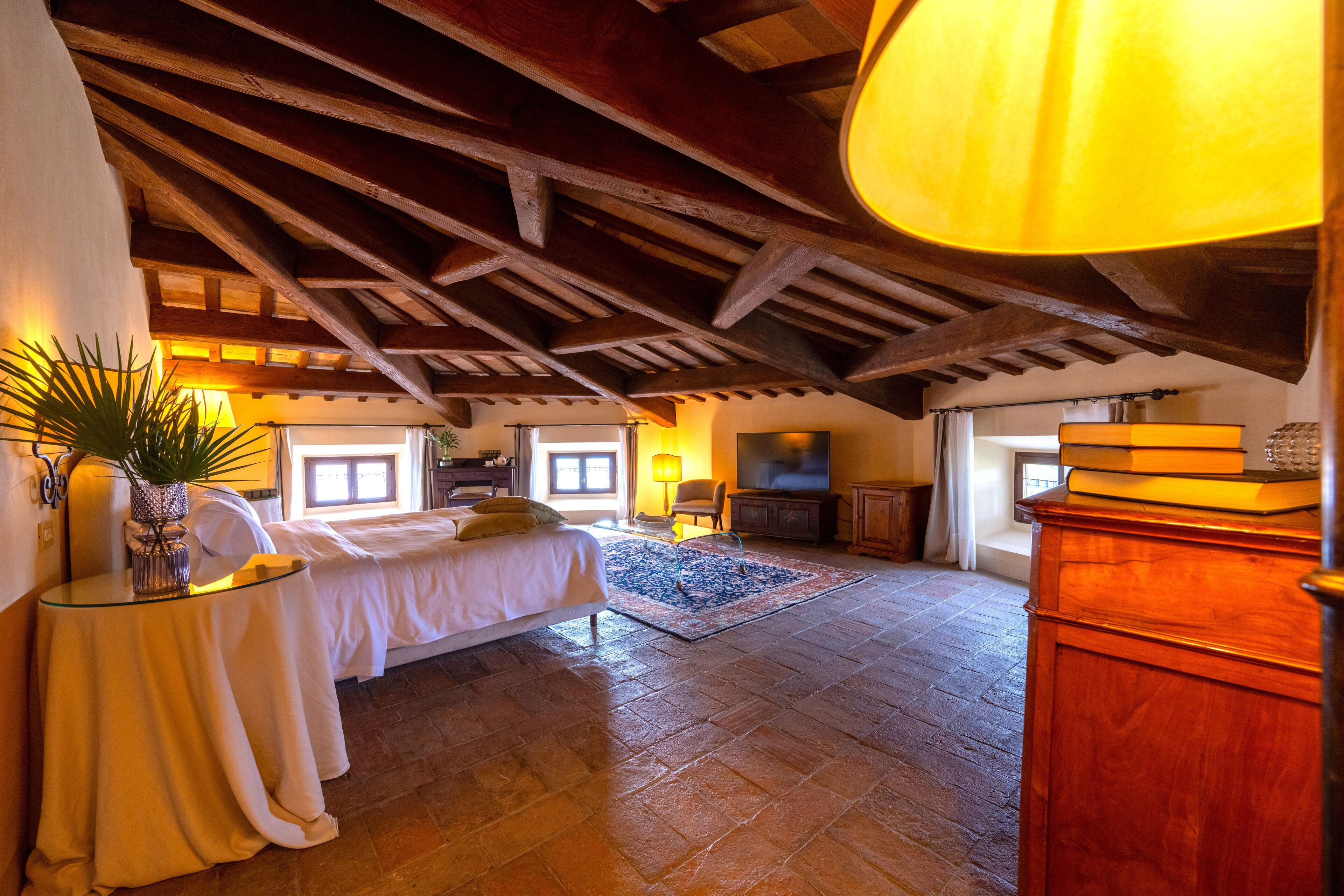 deluxe room (palazzo viviani) | 1 bedroom, hypo-allergenic bedding, down duvets, minibar