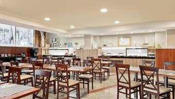 Breakfast and lunch served, Spanish cuisine