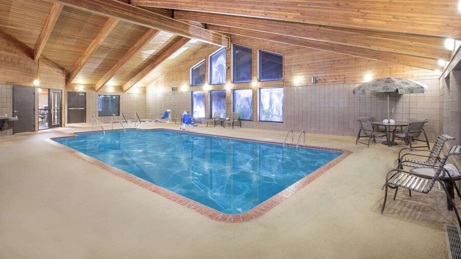 AmericInn by Wyndham Muscatine