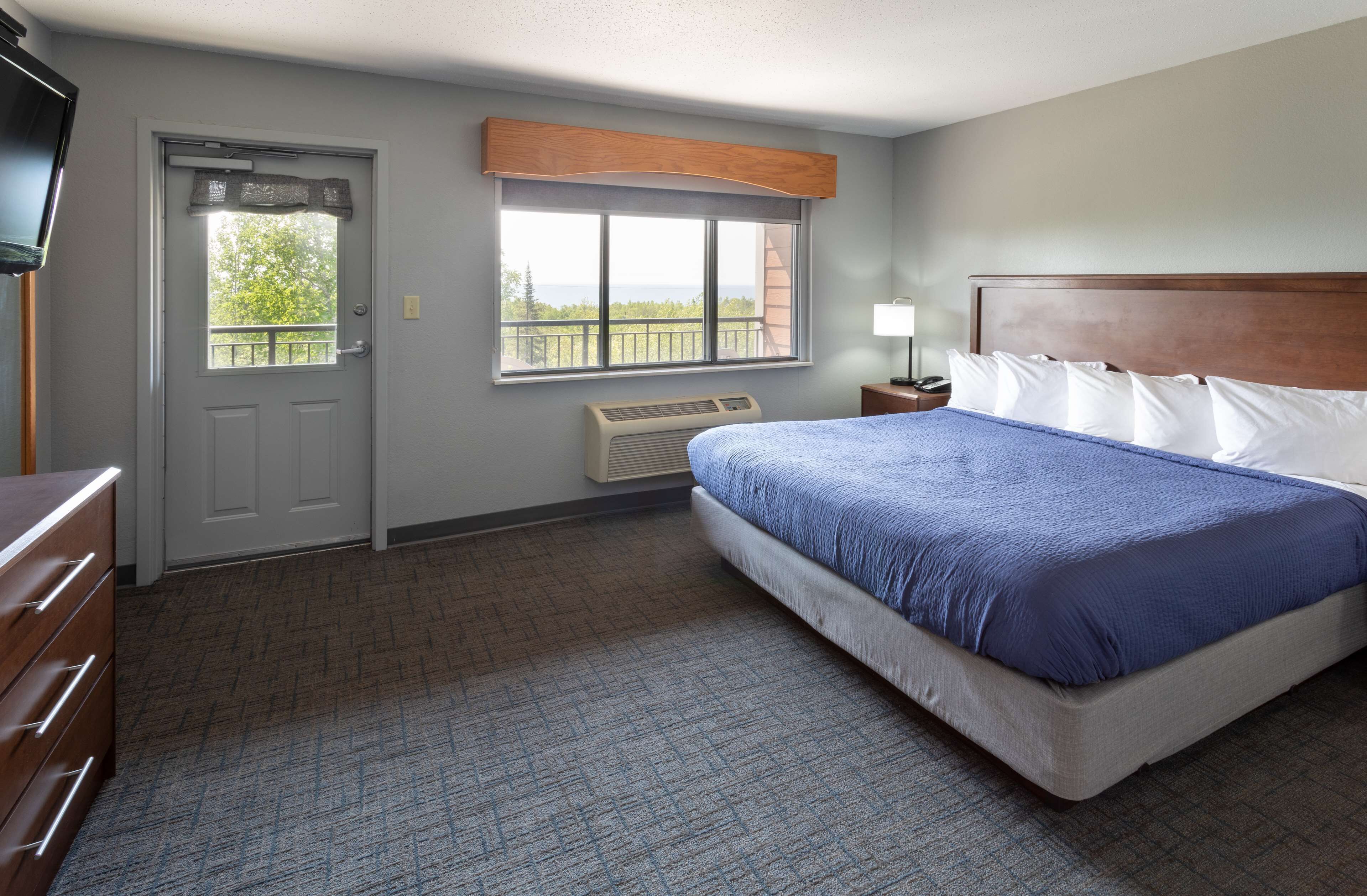 suite, 1 king bed with sofa bed | desk, laptop workspace, blackout curtains, soundproofing