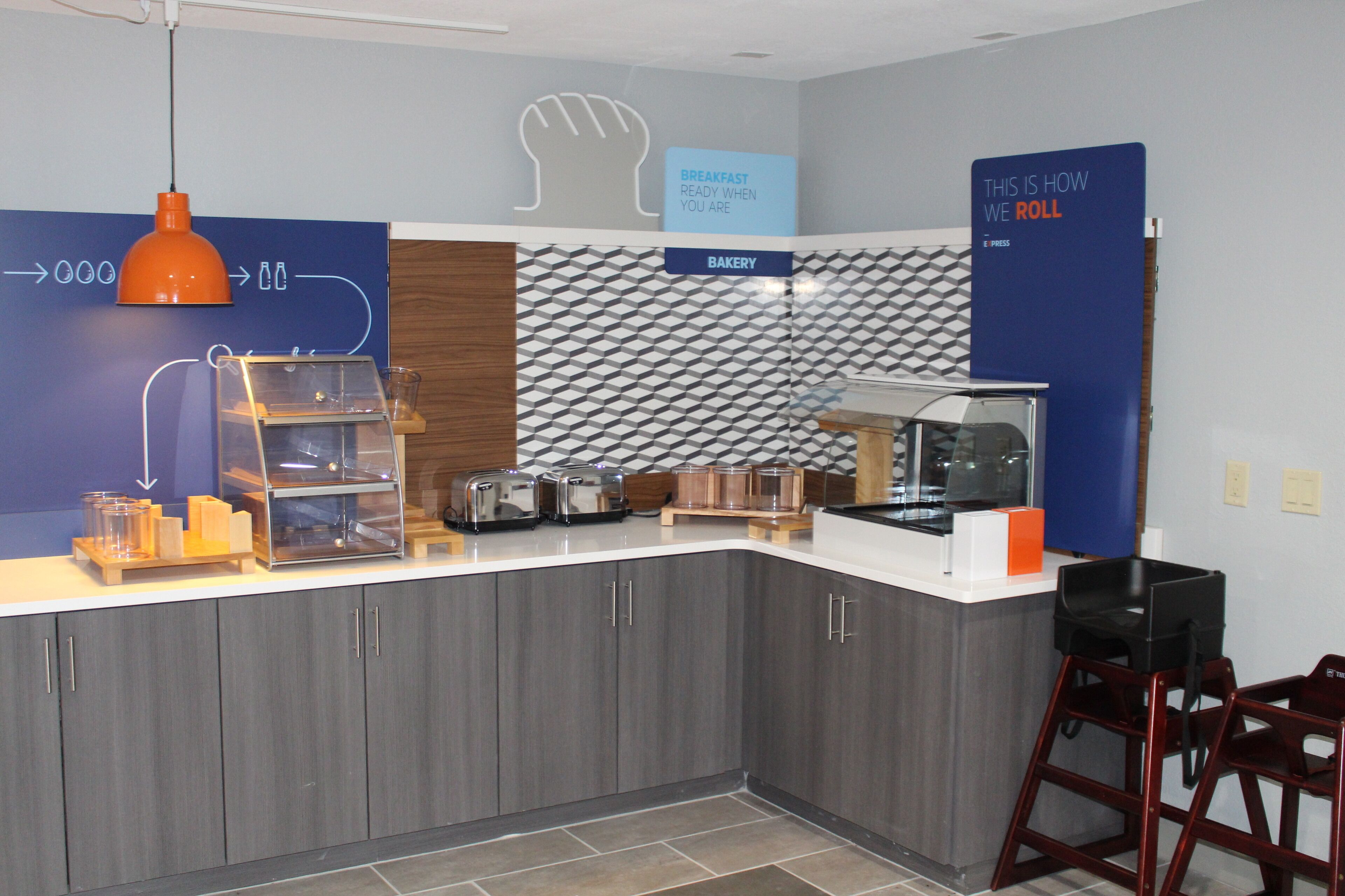 free daily full breakfast