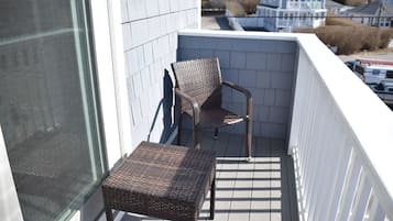 Queen Suite, Deck | Balcony