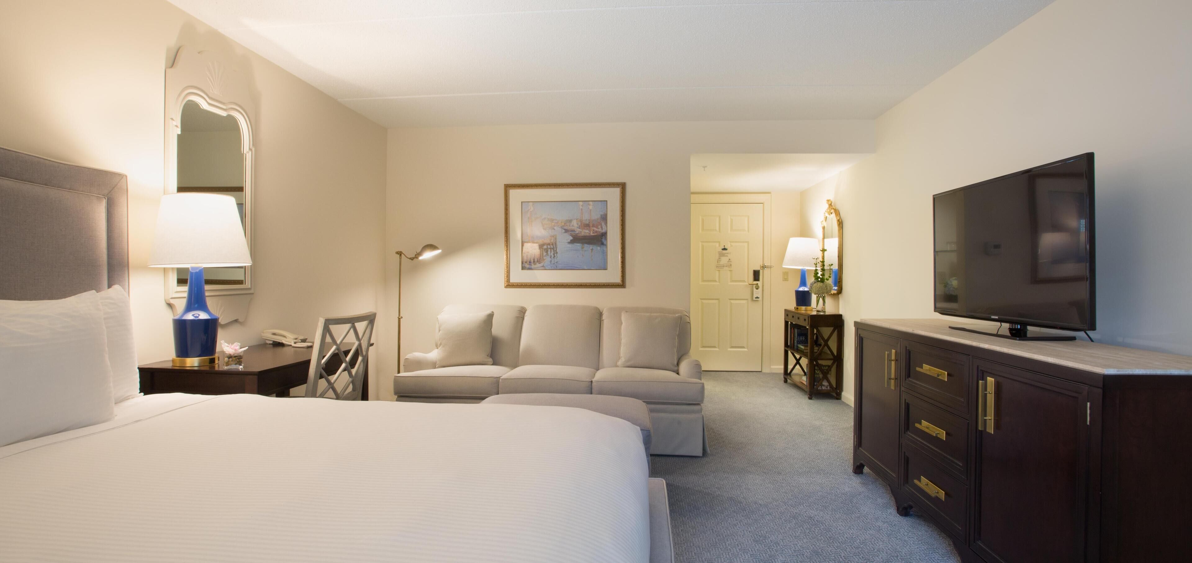 Deluxe-Zimmer, 1 King-Bett und Schlafsofa | Zimmersafe, individuell dekoriert, individuell eingerichtet