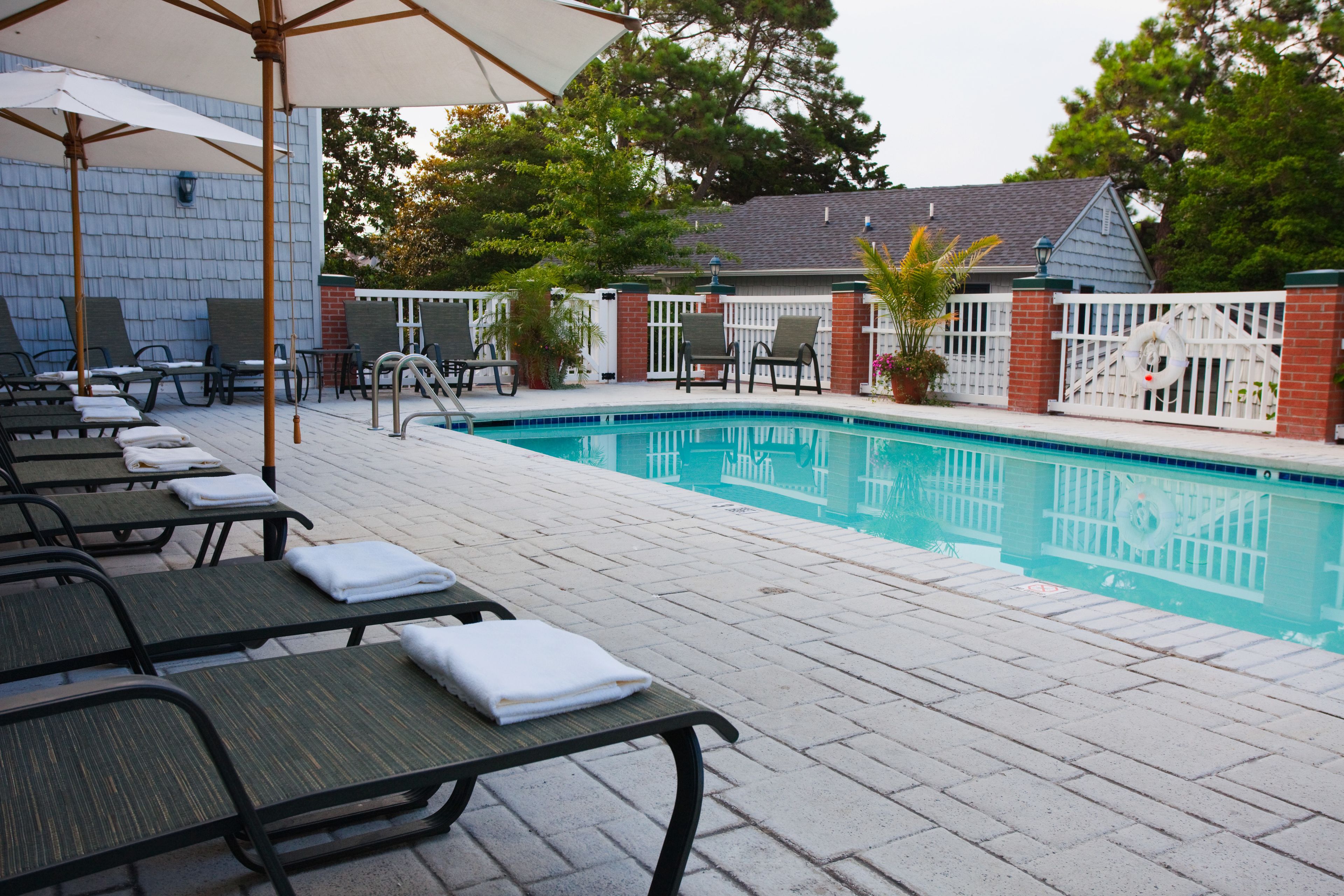 2 outdoor pools, pool umbrellas, sun loungers