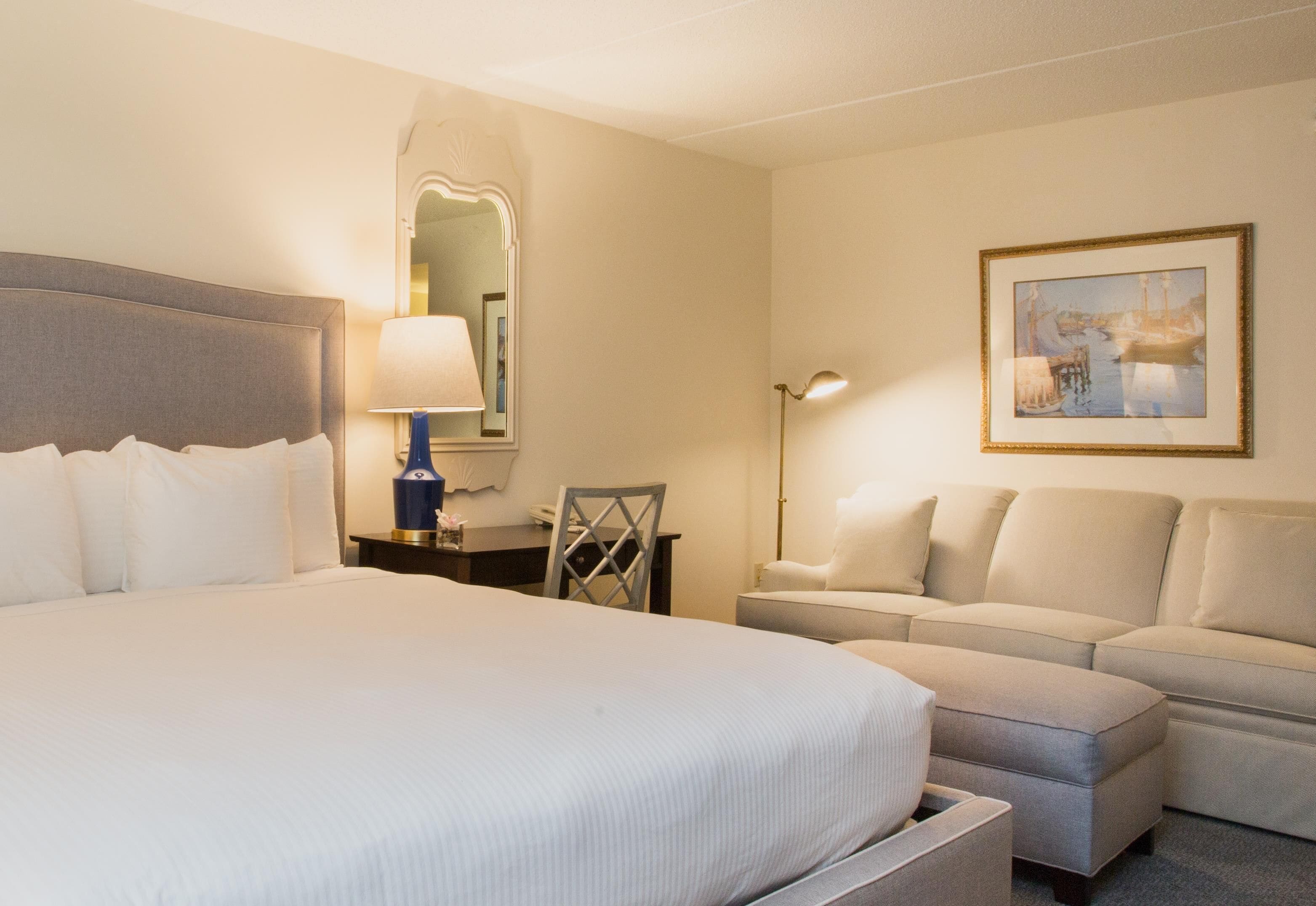 Deluxe Room, 1 King Bed with Sofa bed | In-room safe, individually decorated, individually furnished, desk