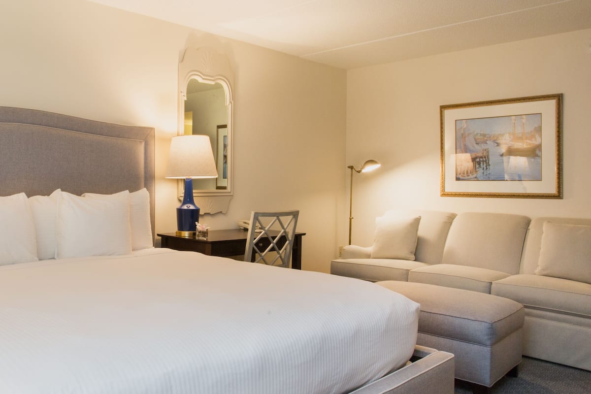 In-room safe, individually decorated, individually furnished, desk