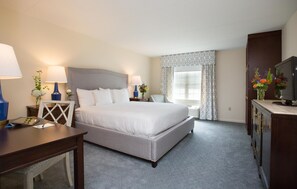 In-room safe, individually decorated, individually furnished, desk - The Bellmoor Inn & Spa (Rehoboth Beach)
