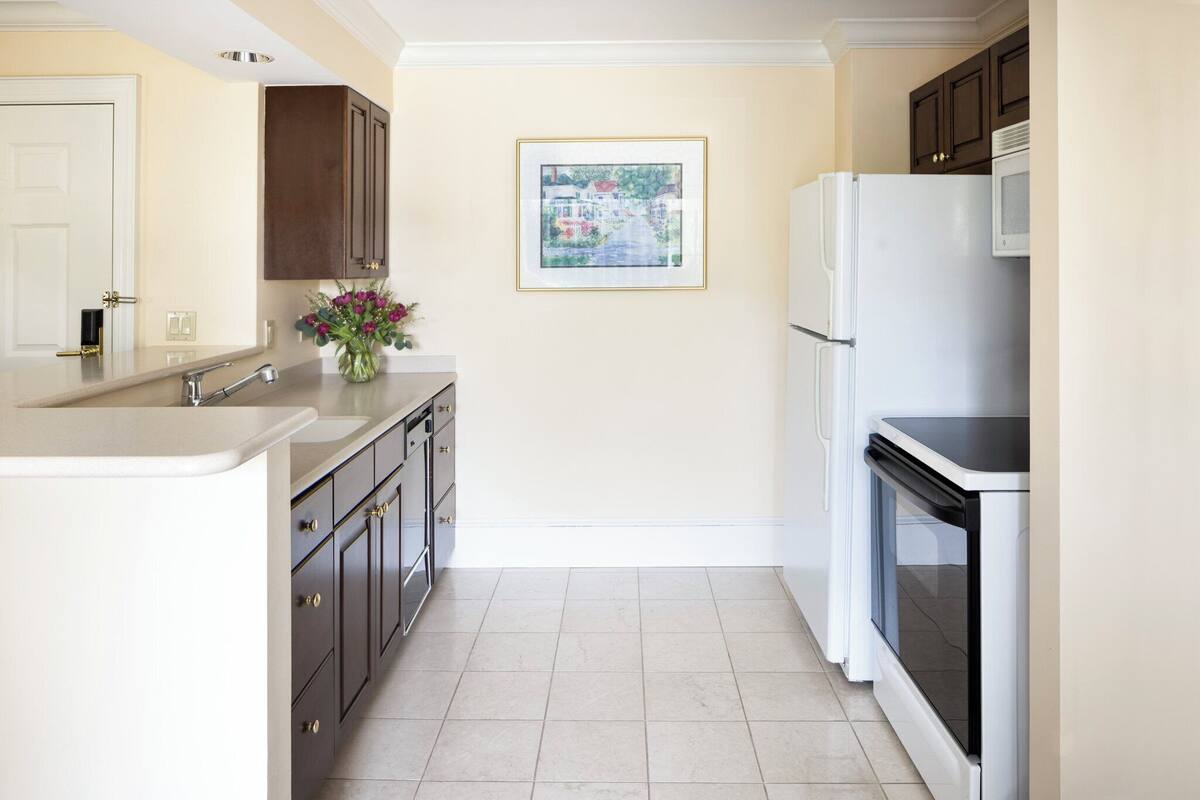 in-room safe, individually decorated, individually furnished, desk