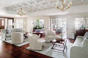 Lobby - The Bellmoor Inn & Spa (Rehoboth Beach)