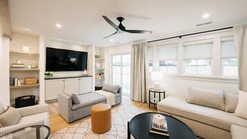 Caja de seguridad en la habitación y decoración personalizada