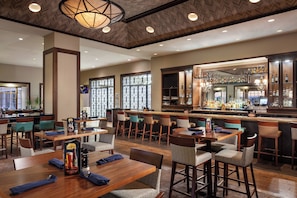 Cocktail bar