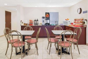 Desayuno continental incluido todos los días 