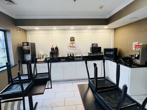 Free daily on-the-go breakfast - Super 8 by Wyndham South Bend (South Bend)
