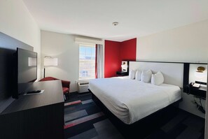 Studio Suite, 1 King Bed, Non Smoking | Desk, blackout drapes, iron/ironing board, rollaway beds