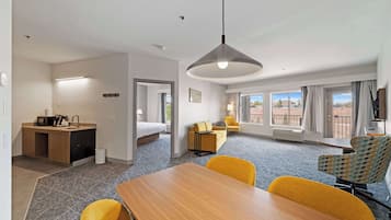 Suite, 1 Bedroom, Balcony | Minibar