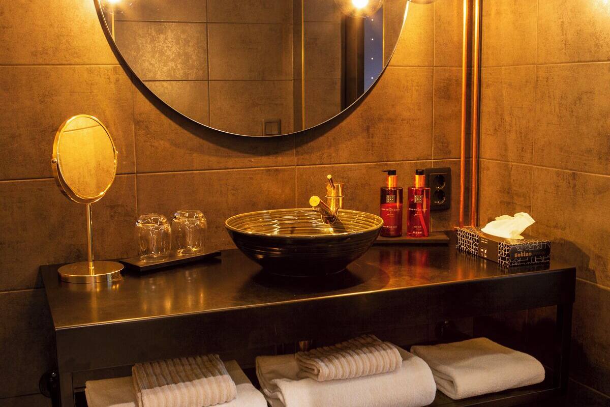 family room | bathroom | free toiletries, hair dryer, towels