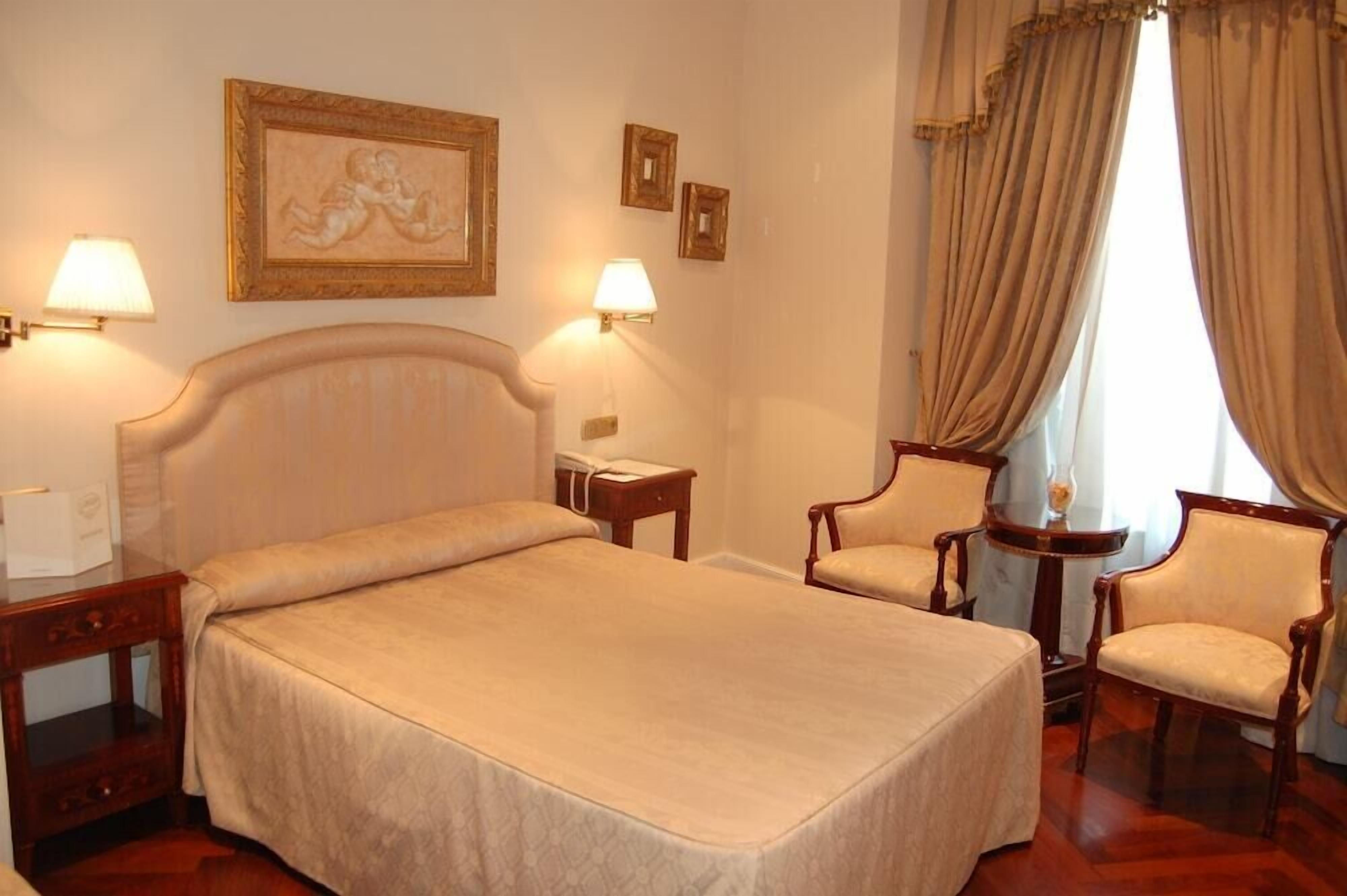 Premium bedding, minibar, in-room safe, desk