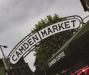 A street sign for Camden Market. - Holiday Inn London Camden Lock by IHG (London)