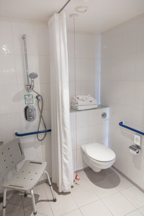 Holiday Inn London Camden Lock, an IHG Hotel Reviews, Deals & Photos 2024 Expedia