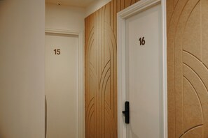 Hallway - Ember Rae Amsterdam (Amsterdam)