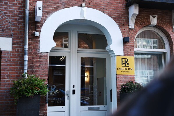 Front of property - Ember Rae Amsterdam (Amsterdam)