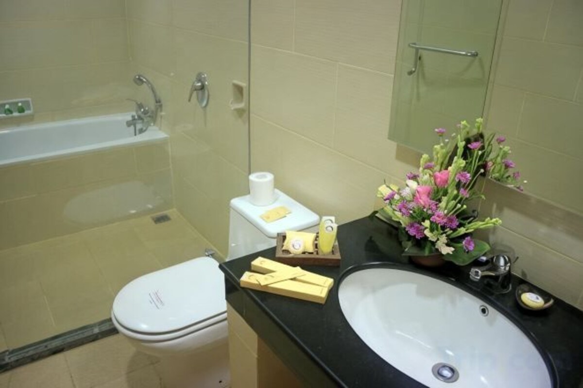Bathroom | Free toiletries, hair dryer, towels, soap