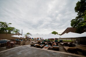 Sun deck