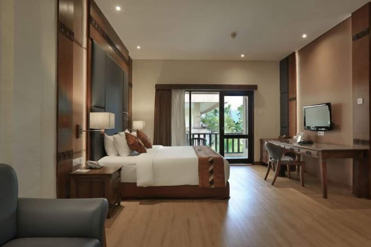Minibar, in-room safe, iron/ironing board, free cots/infant beds