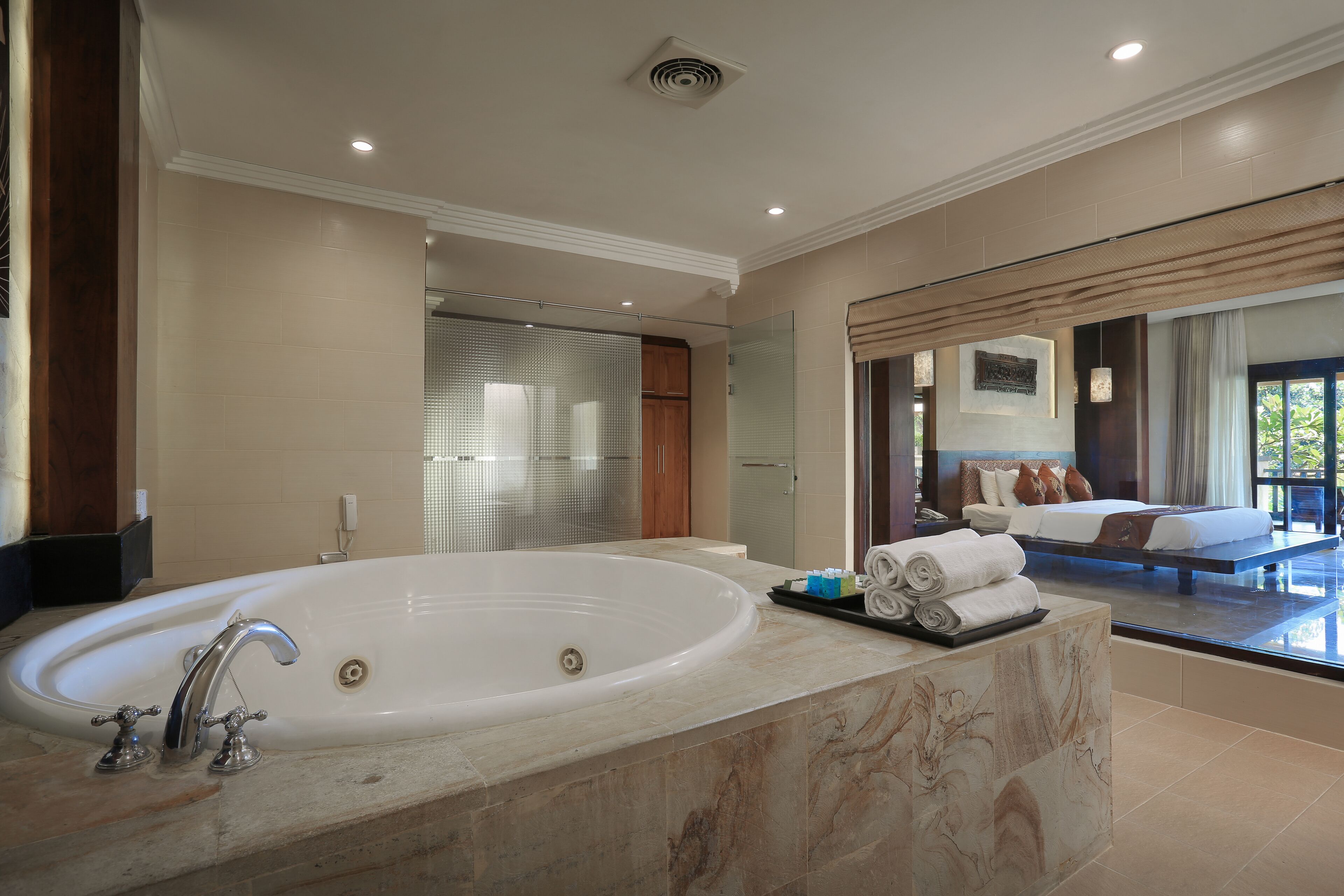 suite | bathroom | free toiletries, hair dryer, towels, soap