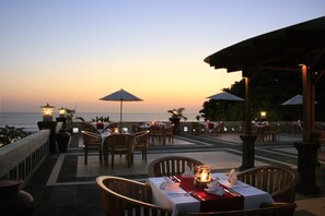 Frühstück, Mittagessen, Abendessen, Blick auf den Strand 