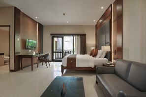 Deluxe Room (Super) | Minibar, in-room safe, iron/ironing board, free cots/infant beds