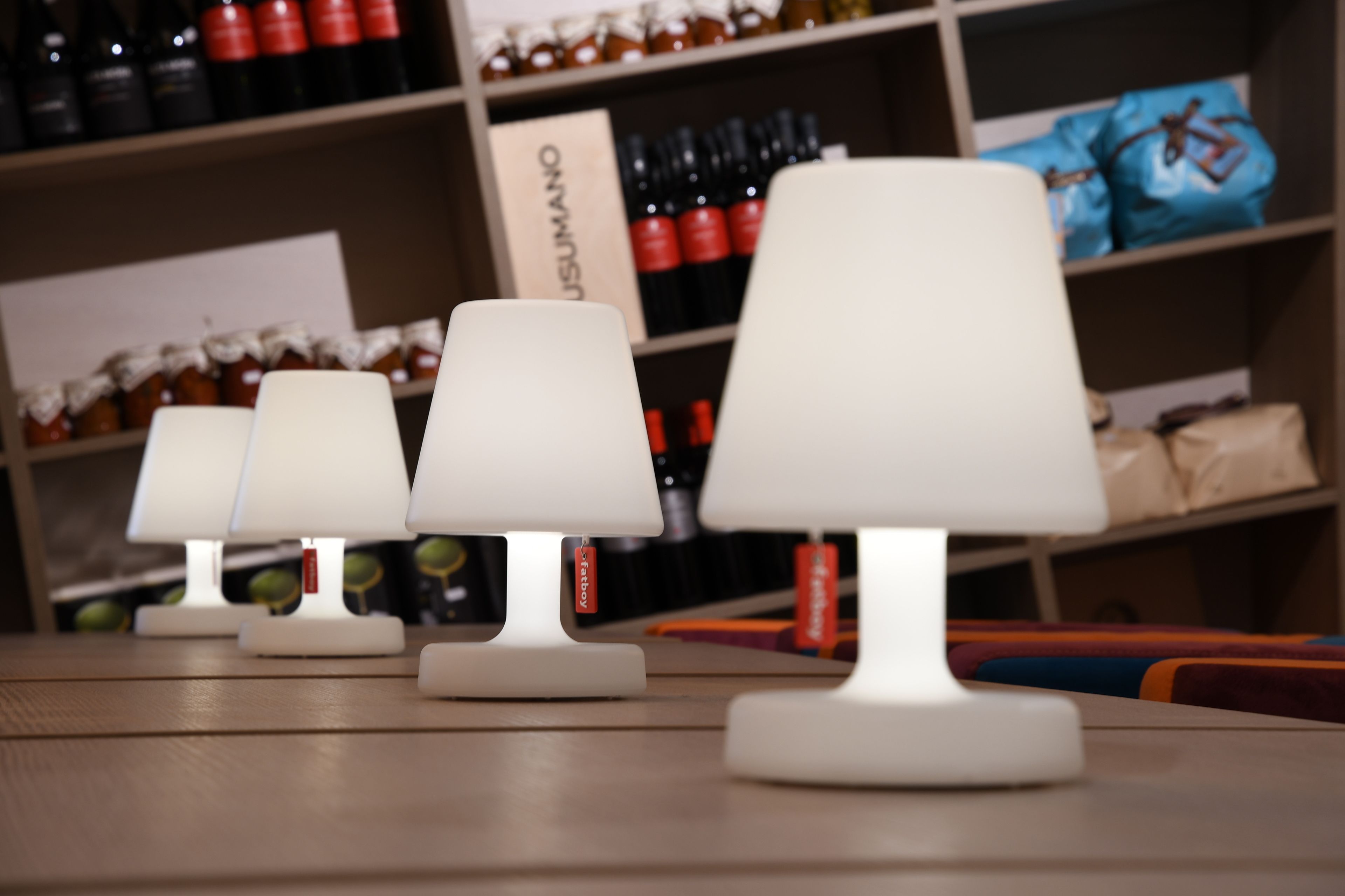 2 bars/lounges, wine bar