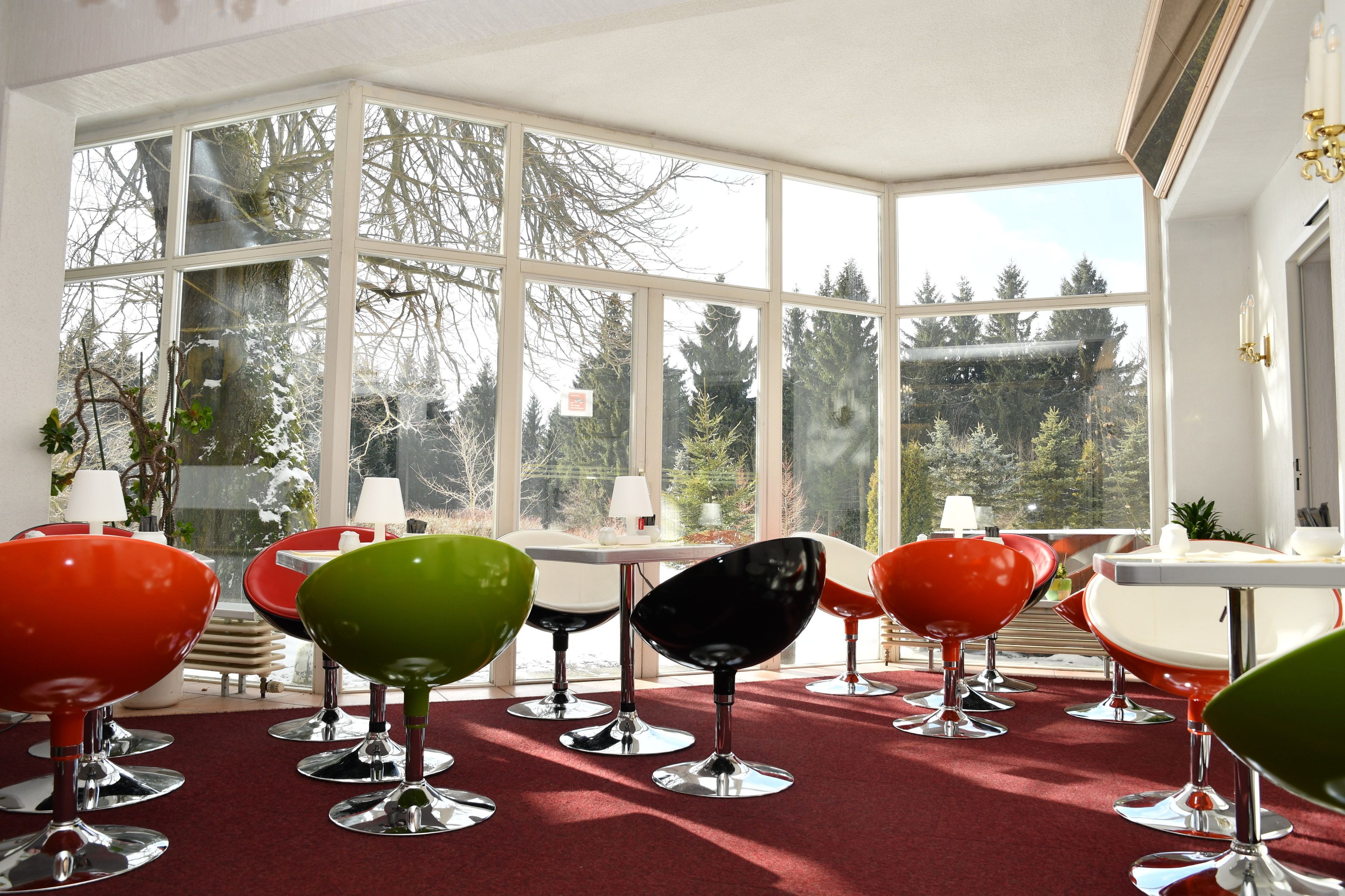 3 restaurants, pizza