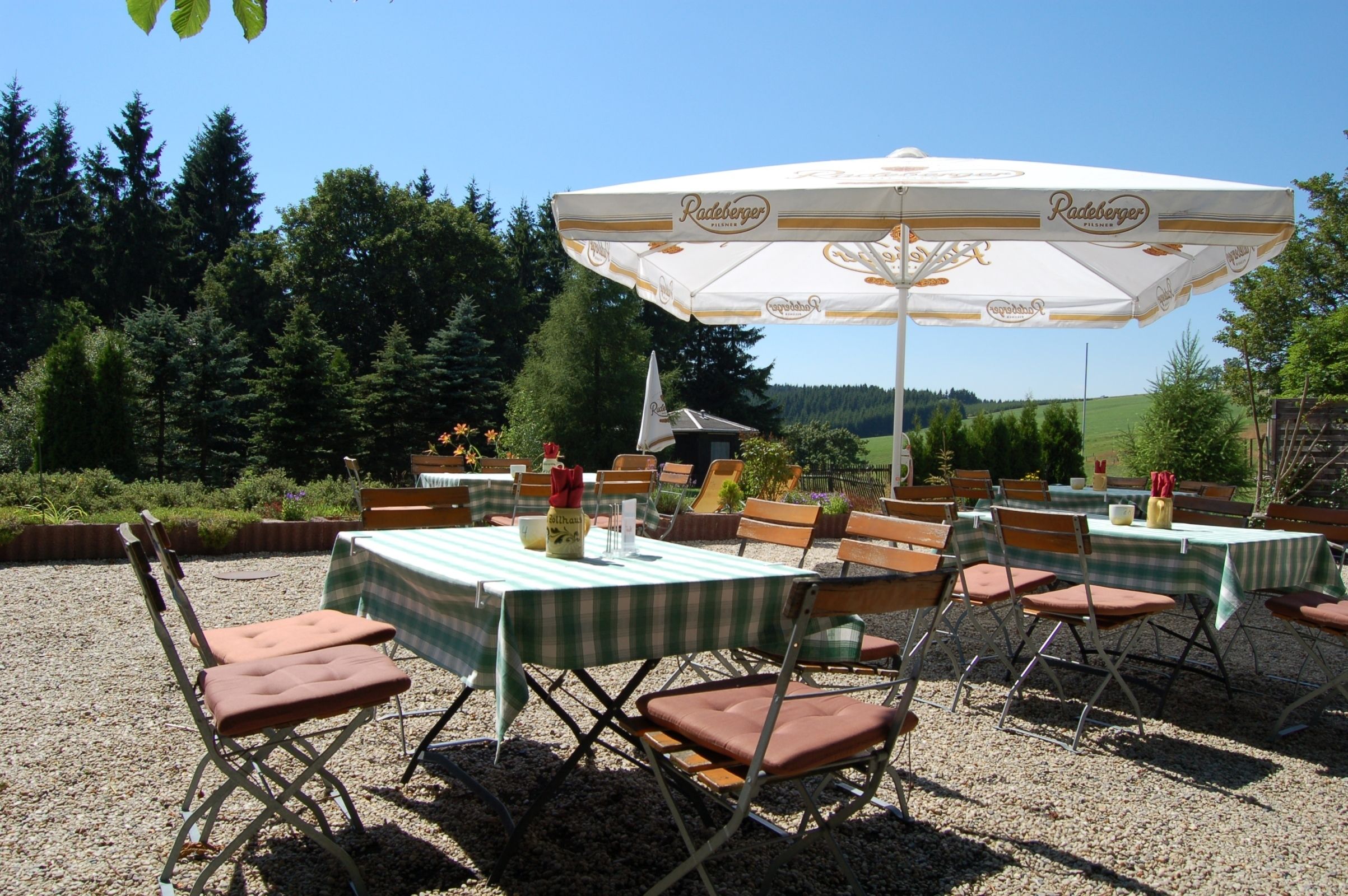 3 restaurants, pizza