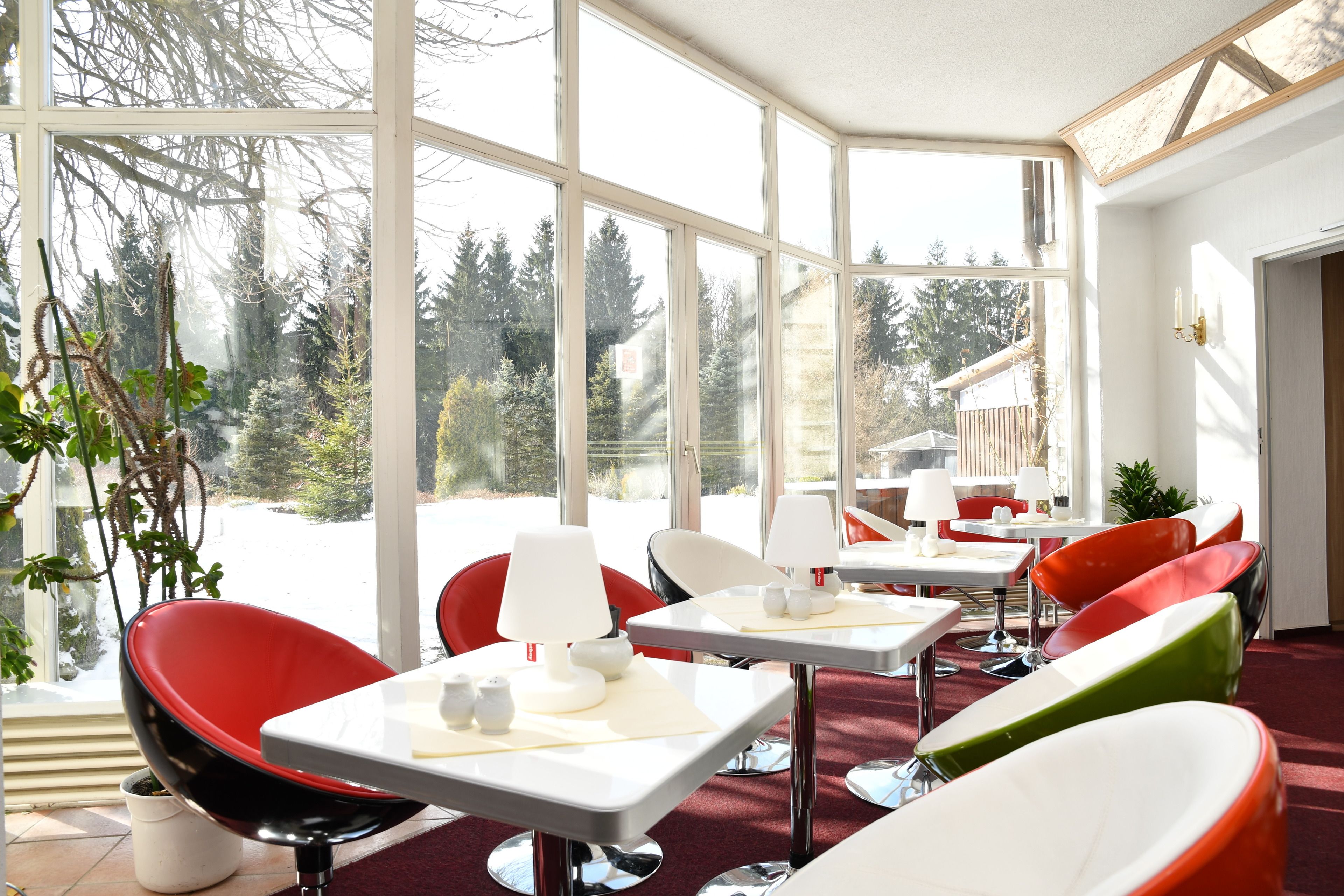 3 restaurants, pizza